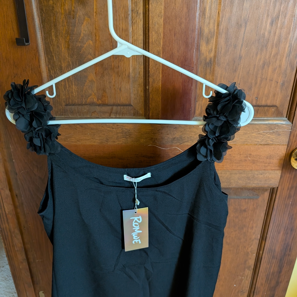 NWT ROMWE Black Sleeveless Top with Floral Straps - Picture 2 of 9